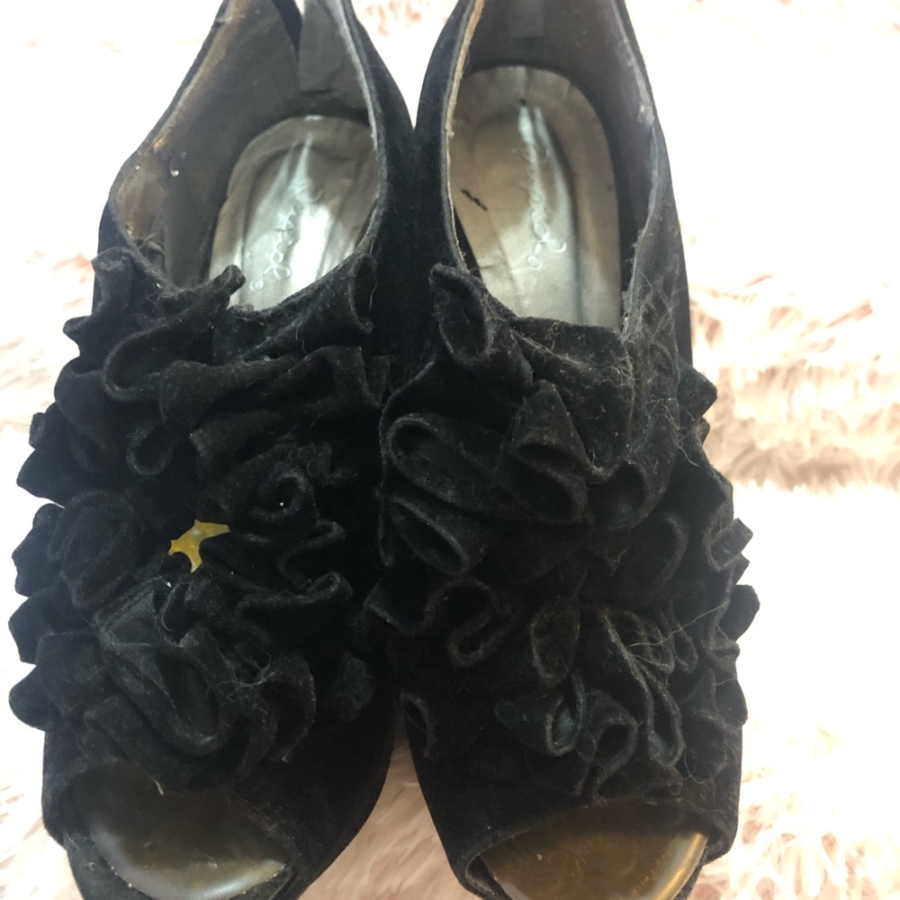 Qupid Velour Ruffled Platform Heels - Picture 3 of 6